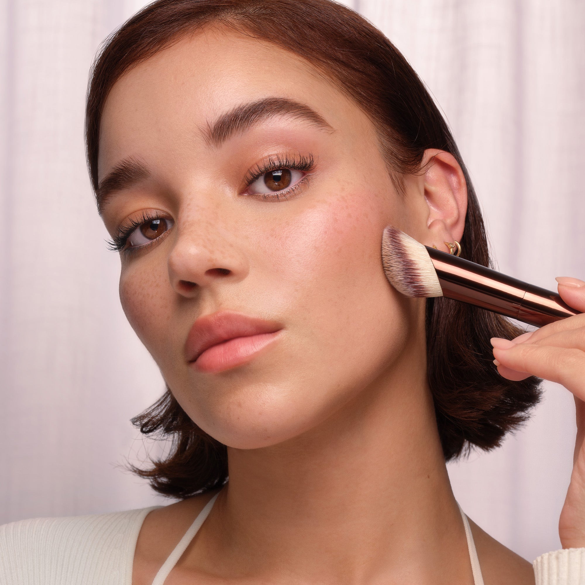 Ambient Soft Glow Foundation Brush - Image 2