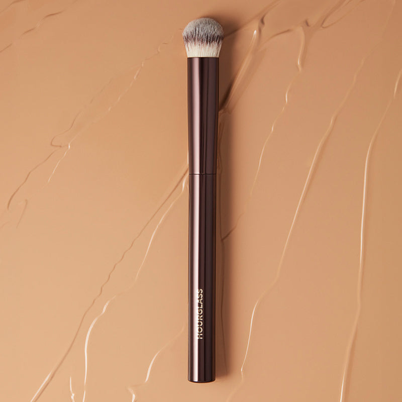 Vanish? Seamless Finish Concealer Brush - Image 3